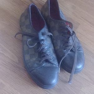 LOUIS VUITTON SNEAKERS